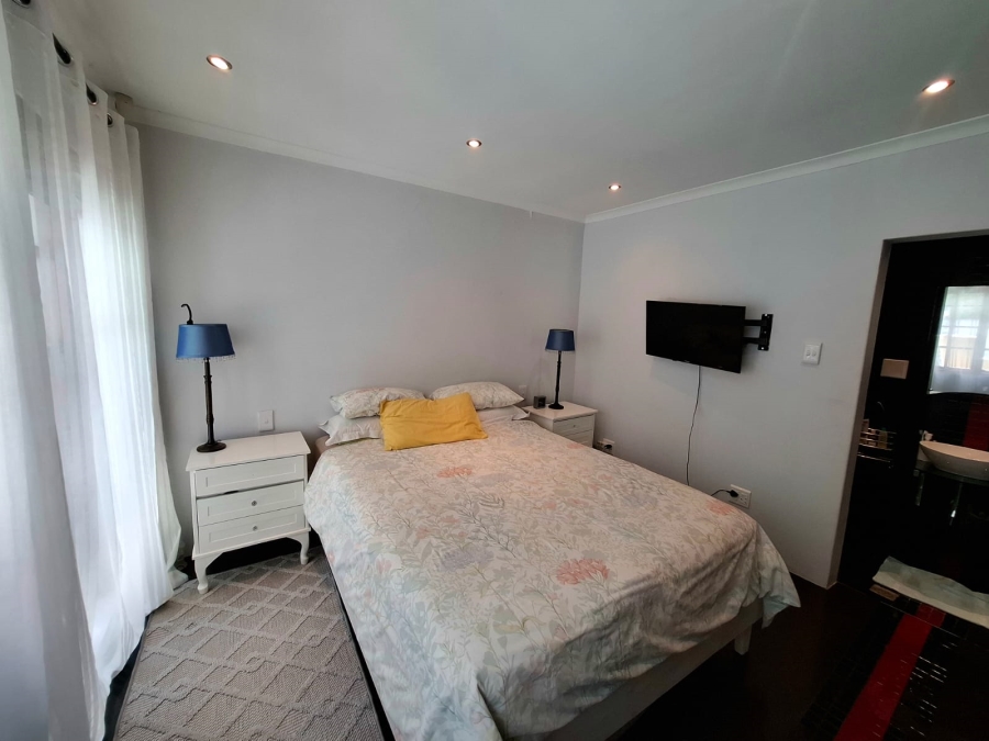To Let 2 Bedroom Property for Rent in Table View Western Cape